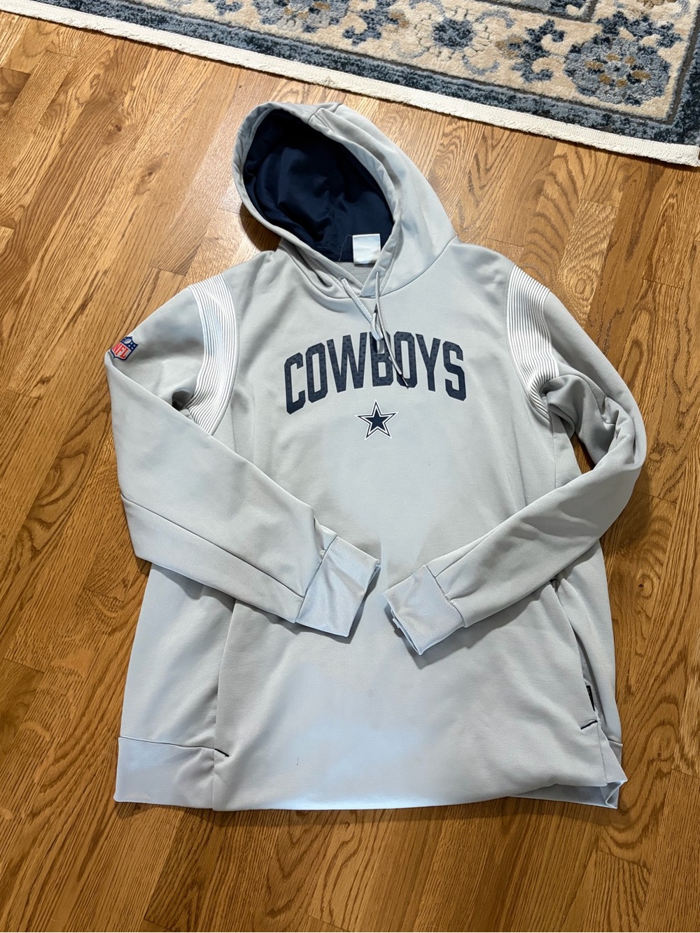 Dallas Cowboys Light Gray Pullover Hoodie - Team Logo